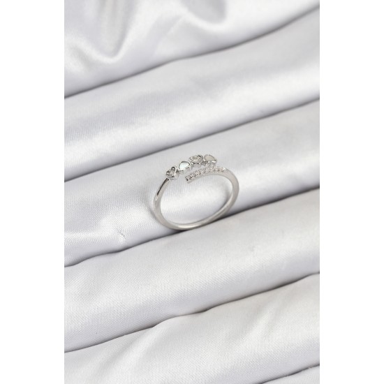 Pirinç Gümüş Renk Kalpli Detaylı Zirkon Taşlı Kadın Yüzük - TJ-BYK3841