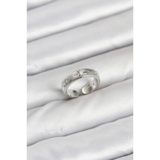 Pirinç Gümüş Renk Zirkon Taşlı Kutup Yıldızı Model Kadın Yüzük - TJ-BYK3899