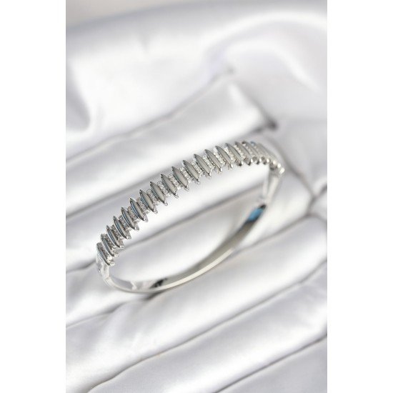 Gümüş Renk Zirkon Taşlı Pirinç Kadın Kelepçe - TJ-BB8020