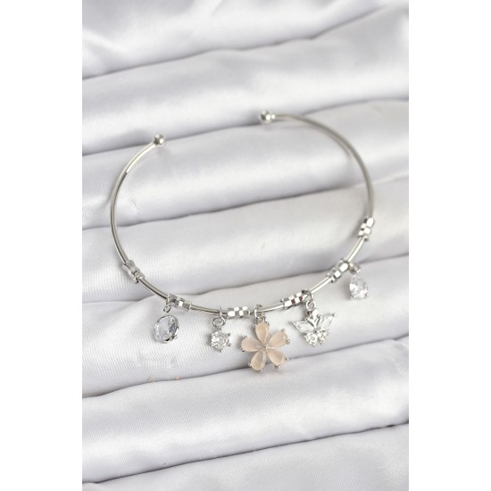 Çiçek ve Kelebek Charmlı Gümüş Renk Pirinç Kadın Bileklik - TJ-BB8050