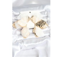 Pirinç Gold Renk Beyaz Tüllü Lotus Kadın Küpe - TJ-BKP11373