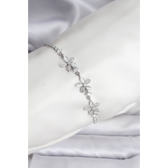Çiçek Model Zirkon Taşlı Gümüş Renk Pirinç Su Yolu Kadın Bileklik - TJ-BB8113
