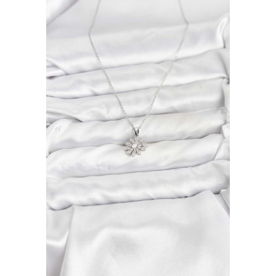 Pirinç Gümüş Renk Çiçek Model Kadın Kolye - TJ-BKO10806