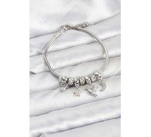 Pirinç Gümüş Renk Kalpli Model Charmlı Kadın Bileklik - TJ-BB8176