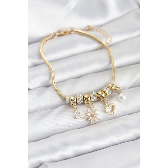 Pirinç Gold Renk Kutup Yıldızı ve Kalp Charmlı Kadın Bileklik - TJ-BB8181