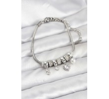 Pirinç Gümüş Renk Kalp Charmlı Kadın Bileklik - TJ-BB8208