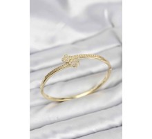 Pirinç Gold Renk Zirkon Taşlı Yonca Model Kadın Kelepçe Bileklik - TJ-BB8227