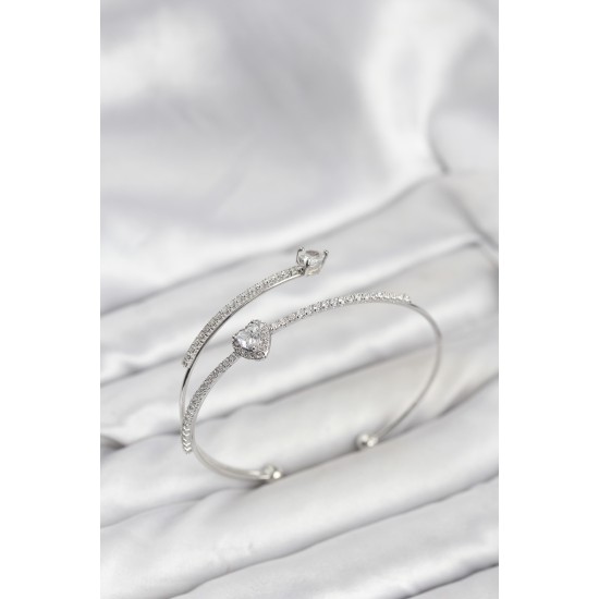 Kalp Model Pirinç Gümüş Renk Kadın Bileklik - TJ-BB8256