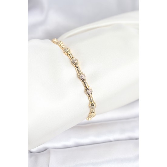 Pirinç Gold Renk VIP Seri Punta Model Zirkon Taşlı Kadın Bileklik - TJ-BB8269