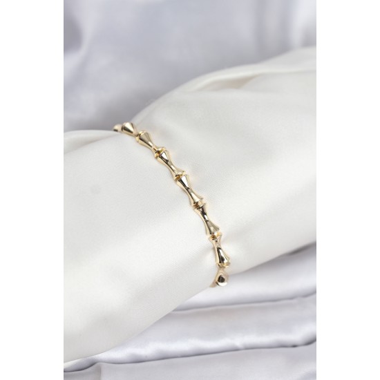 Pirinç Gold Renk VIP Seri Kemik Model Zirkon Taşlı Kadın Bileklik - TJ-BB8275