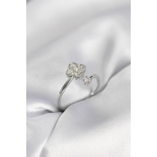 Gümüş Renk Zirkon Taşlı Yonca Model Kadın Yüzük - TJ-BYK4006