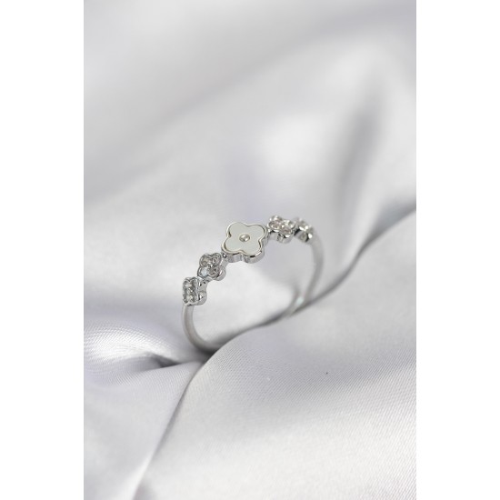 Gümüş Renk Minimal Yonca ve Zirkon Taşlı Kadın Yüzük - TJ-BYK4057