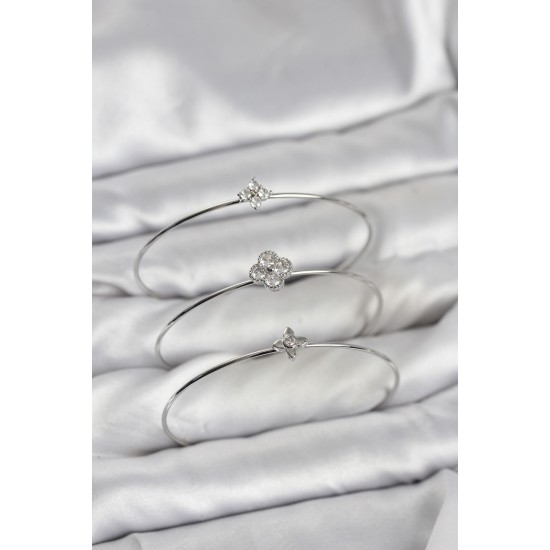 Zirkon Taşlı Gümüş Renk Yonca Tasarım 3'lü Kadın Bileklik Kombini - TJ-BB8352