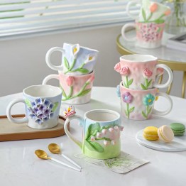 Kabartmalı Motifli Tasarım Çiçekler Seramik Kupa Bardak