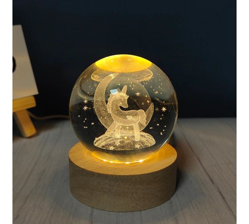 toptan-xml-dropshipping-Dekoratif Ay içinde Unicorn Tasarımlı Ahşap Altlıklı Işıklı Cam Küre Cam 6 Cm MZ4-2337