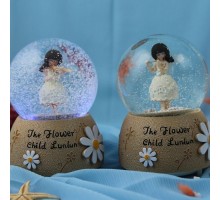 Kemancı Kız Kar Küresi Orta Boy