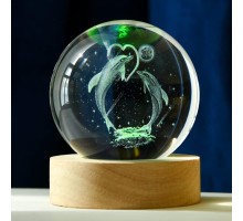Dekoratif Yunus Balıkları Tasarımlı Ahşap Altlıklı Işıklı Cam Küre Cam 6 Cm Ahşap 2 Cm