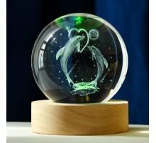 Dekoratif Yunus Balıkları Tasarımlı Ahşap Altlıklı Işıklı Cam Küre Cam 6 Cm Ahşap 2 Cm