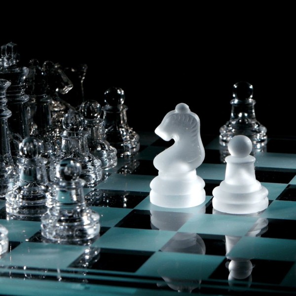 toptan-xml-dropshipping-Glass Chess Cam Satranç Takımı (25 cm x 25 cm)