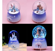 Işikli Kar Püskürten Kiş Masali Temali Kar Küresi
