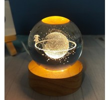 Satürnlü Kız Temalı Işıklı Cam Küresi