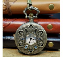 Yaprak Motifli Köstekli Cep Saati