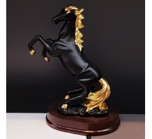 Dekoratif Şaha Kalkan At Biblo Siyah