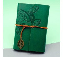 Yeşil Deri Kapaklı Yaprak Desenli Defter