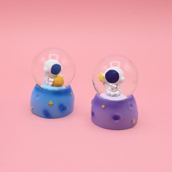 toptan-xml-dropshipping-Işıklı Mini Sevimli Astronot Kar Küresi 1 Adet