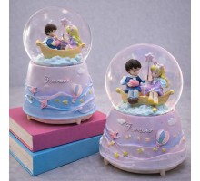 Forever Yazılı Romantik Çift Figürlü Işıklı Büyük Kar Küresi