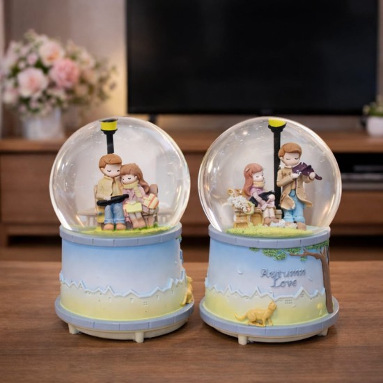 toptan-xml-dropshipping-Orta Boy Bankta Oturan Sevgililer Kar Küresi