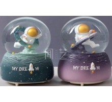 Astronot Kar Küresi Orta Boy WY20K23