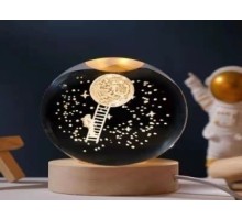 Dekoratif Merdivenli Astronot Ve Ay Tasarımlı Ahşap Altlıklı Işıklı Cam Küre Cam:6cm Ahşap:2cm