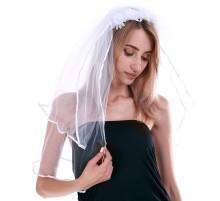 Uzun Duvaklı Üstü Beyaz Çiçekli Parti Tacı