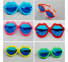 Büyük Dudak Parti Gözlüğü Karışık 12 Adet