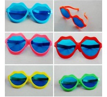 Büyük Dudak Parti Gözlüğü Karışık 12 Adet