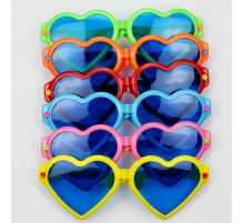 Büyük Kalp Parti Gözlüğü Karışık 12 Adet