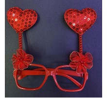 Kırmızı Renk Kalp Figürlü Camsız Metalize Parti Gözlüğü