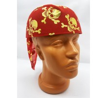Kırmızı Renk Altın Kuru Kafa Baskılı Tas Korsan Şapkası