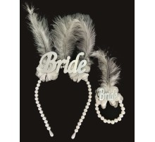 Beyaz İncili Otriş Tüylü Pleksi Bride Yazılı Gelin Tacı ve Bride Yazılı Gelin Bilekliği Gümüş Renk