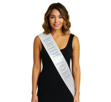 Beyaz Saten Üzerine Kalın Gümüş Yazılı Bride To Be Kuşağı