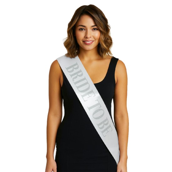 toptan-xml-dropshipping-Beyaz Saten Üzerine Kalın Gümüş Yazılı Bride To Be Kuşağı