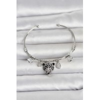 Pirinç Gümüş Renk Leopar Detaylı Charmlı Kadın Bileklik TJ-BB8489