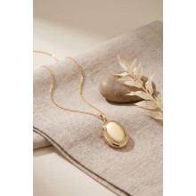 Pirinç Gold Renk Kapaklı Fotoğraf Koyulabilir Model Kadın Kolye TJ-BKO11265