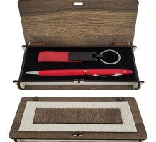 Ahşap Kutulu Kırmızı Anahtarlık ve Kalem Set