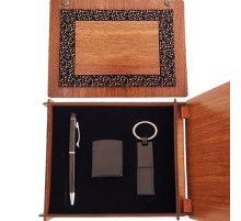 Ahşap Kutulu Siyah Kalem Anahtarlık ve Mat Çakmak Seti
