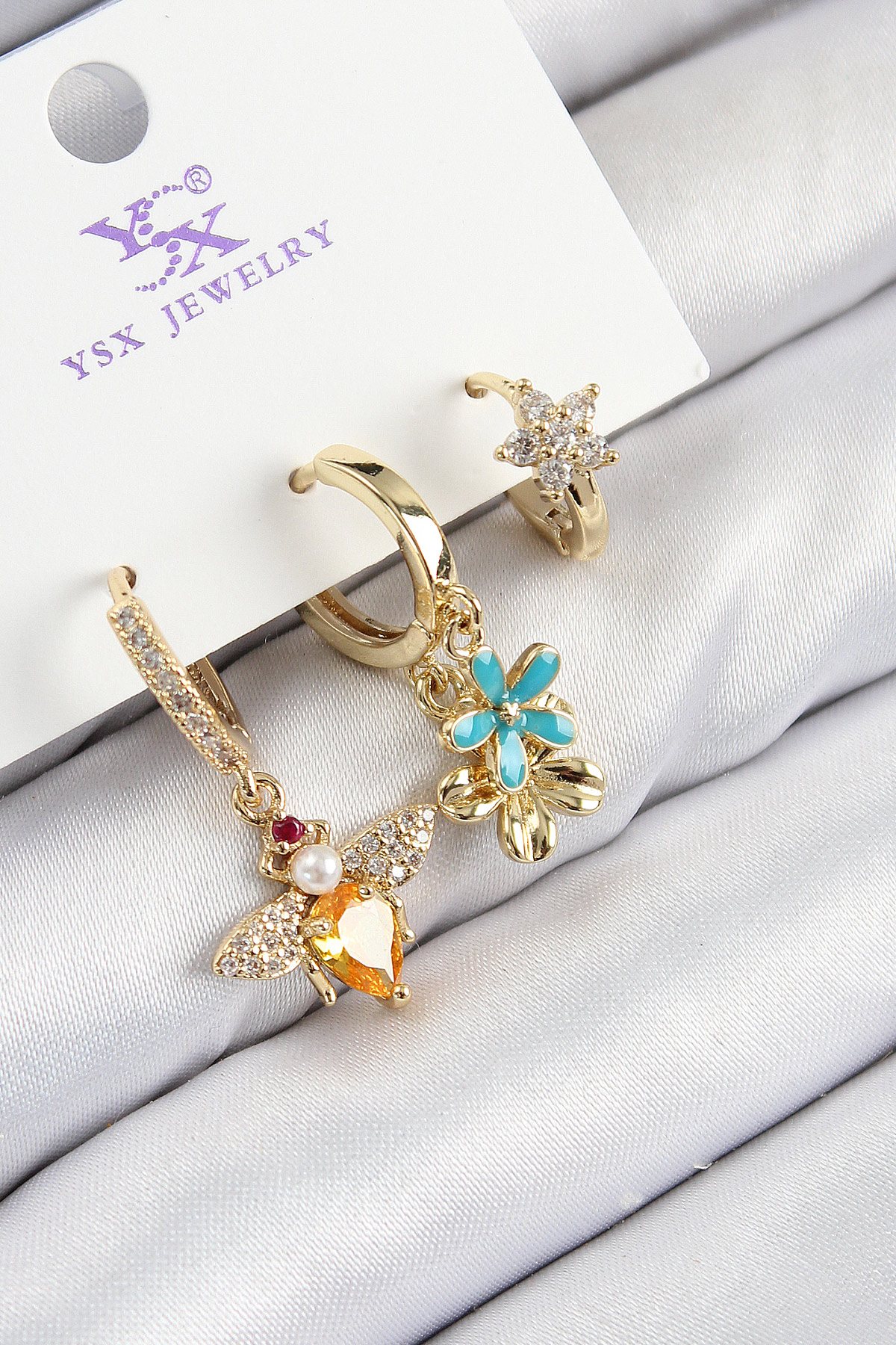 Pirinç Zirkon Taşlı 3'lü Arı Ve Çiçek Model Gold Renk Kadın Küpe - TJ-BKP11143