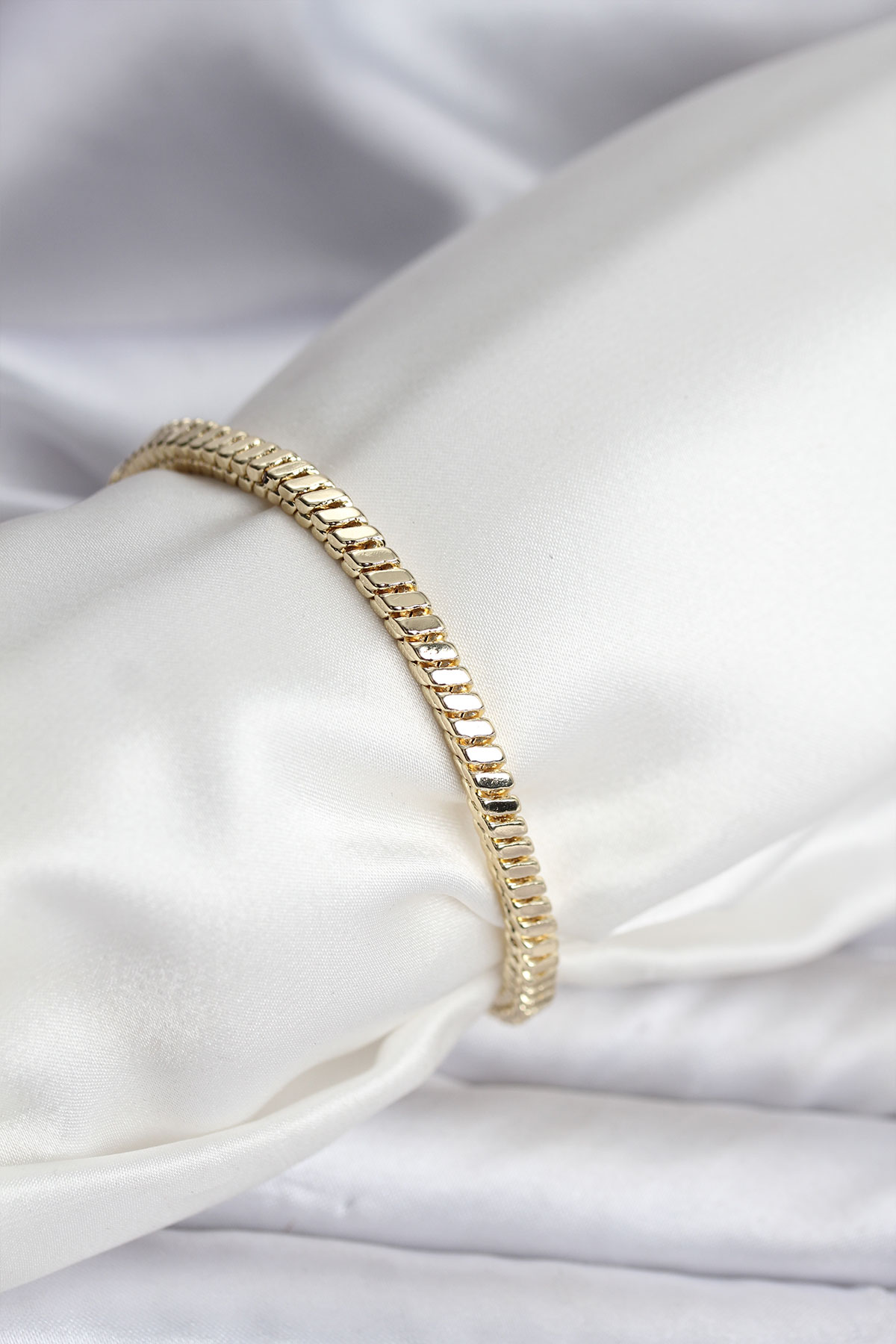14K Gold Renk Kaplama Kare Zincir Model CM Kadın Bileklik TJ-BB8114