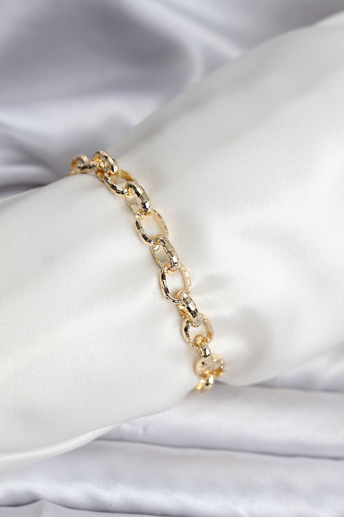 14K Gold Renk Kaplama Lazerli Zincir Model CM Kadın Bileklik TJ-BB8120