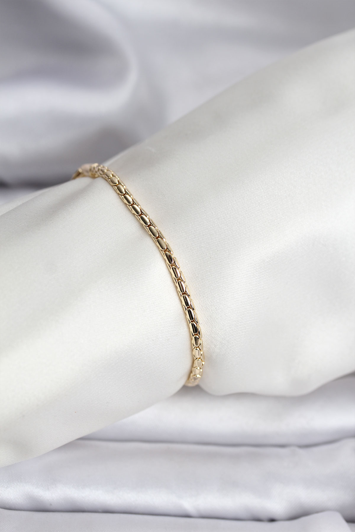 14K Gold Renk Kaplama Zincirli Model CM Kadın Bileklik - TJ-BB8139